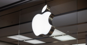 Apple logo representing iOS privacy flaw that allowed recovery of deleted Signal messages