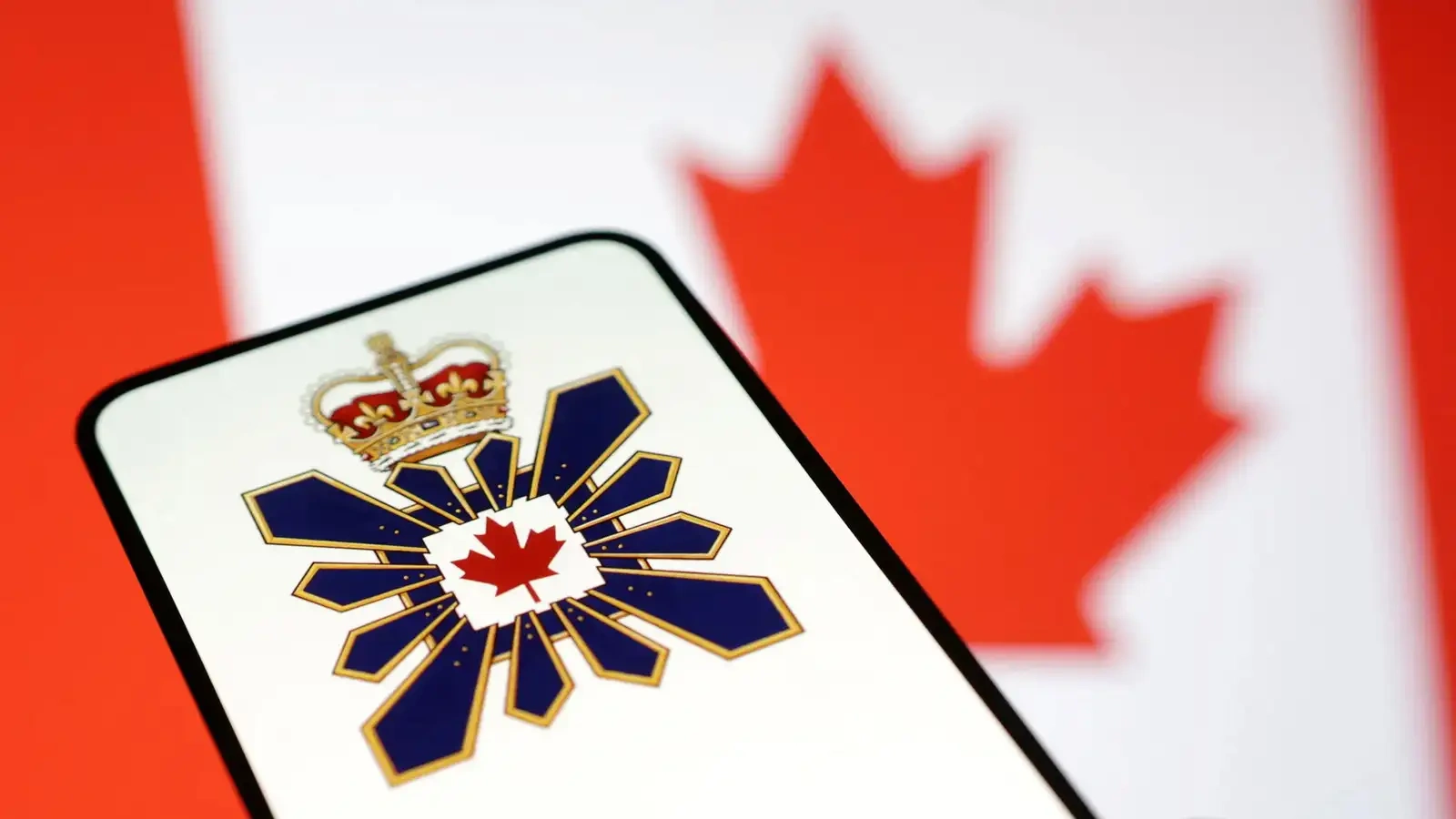 canadian-spy-agency-uses-court-warrant-to-remove-malware