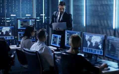 security-operations-center-monitoring-silverfox-cyberattack